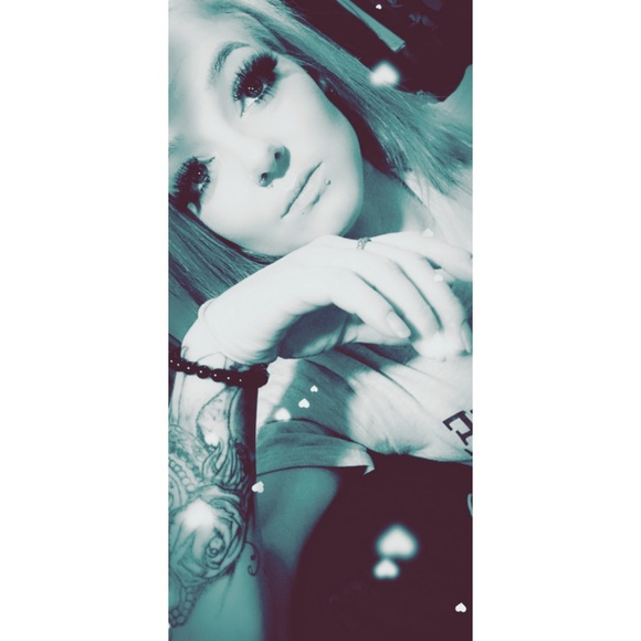 Meet your Posher, Stephanie - Picture 1 of 1